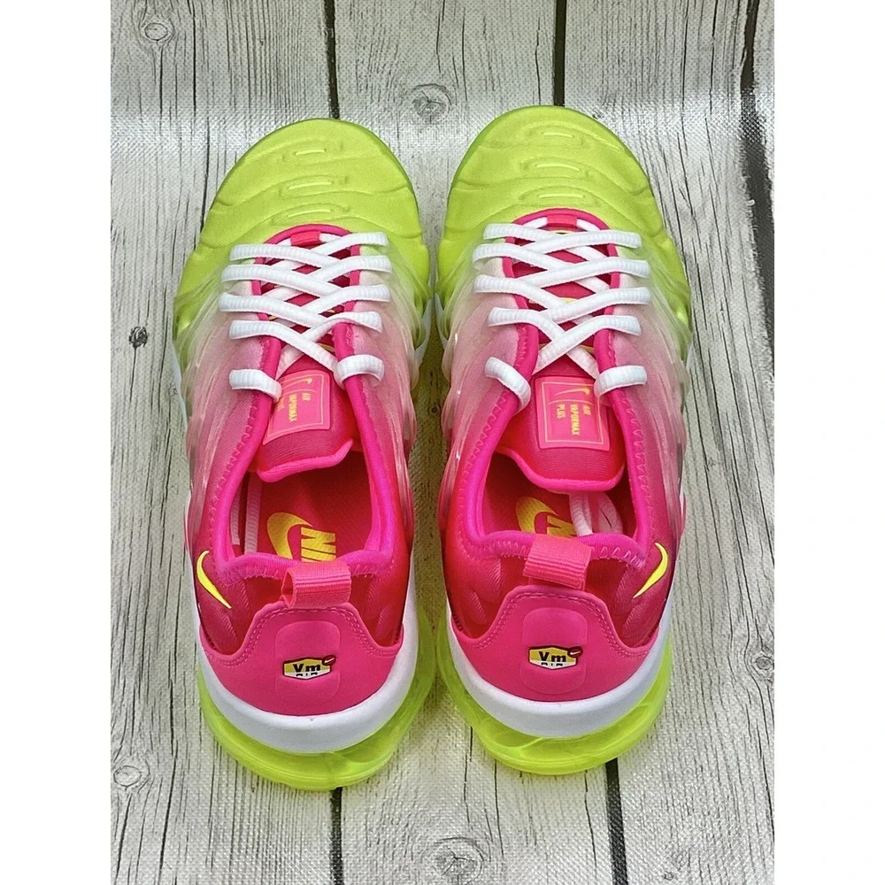 Size 5 - Nike Women's Air VaporMax Plus Pink Volt Gradient DC2045‎ 900